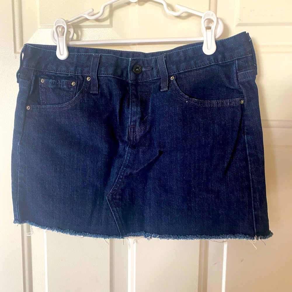 Levi’s mini denim skirt